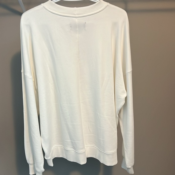 White Sweater in excellent Condition Size XL - Picture 2 of 3